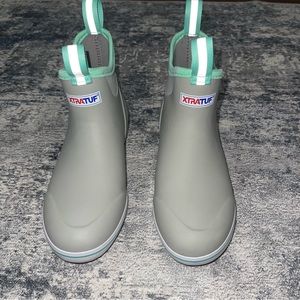 XTRATUF Women’s 6 inch Deck Boots Size 8